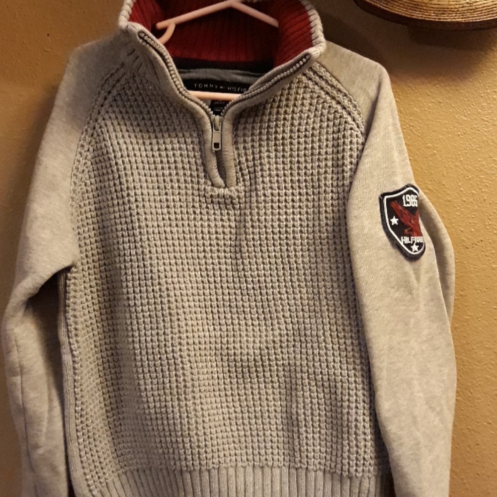 Tommy Hilfiger boy sweater size 8-10